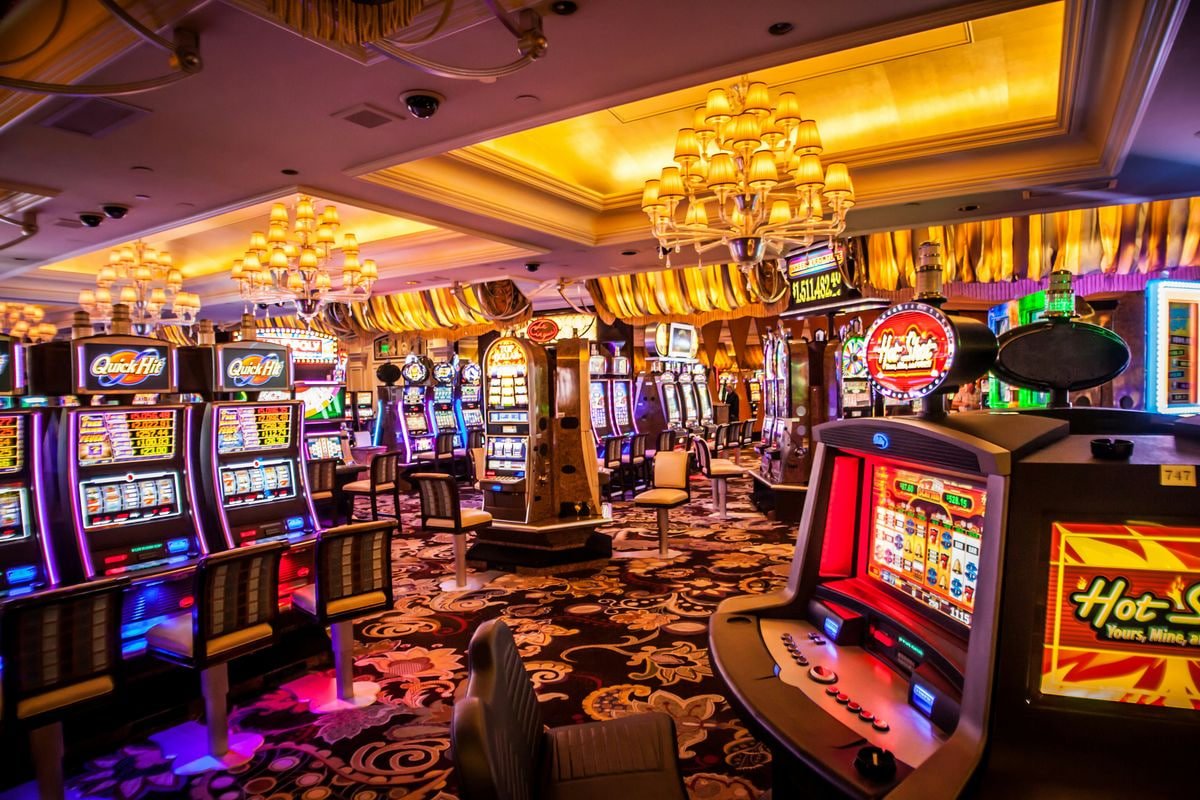 Antarmuka slot NetEnt di aplikasi bos 88 menampilkan Gates of Olympus dan Sweet Bonanza